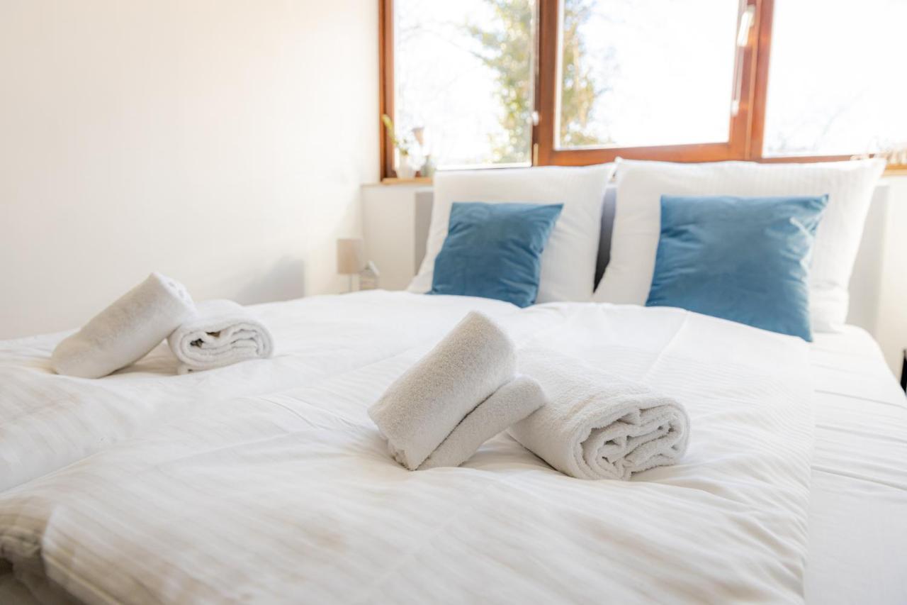 Apartment *c4s* City Queensize Bett 2 Personen 4k Smart Tv Netflix Wifi Küche Dusche Wc Smart Check In Parkplatz Passau