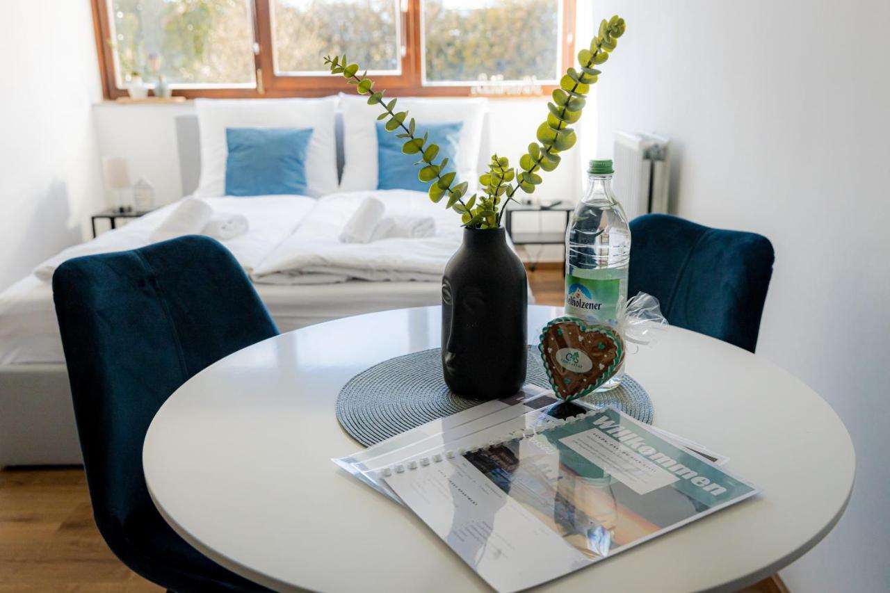 *c4s* City Queensize Bett 2 Personen 4k Smart Tv Netflix Wifi Küche Dusche Wc Smart Check In Parkplatz * Passau