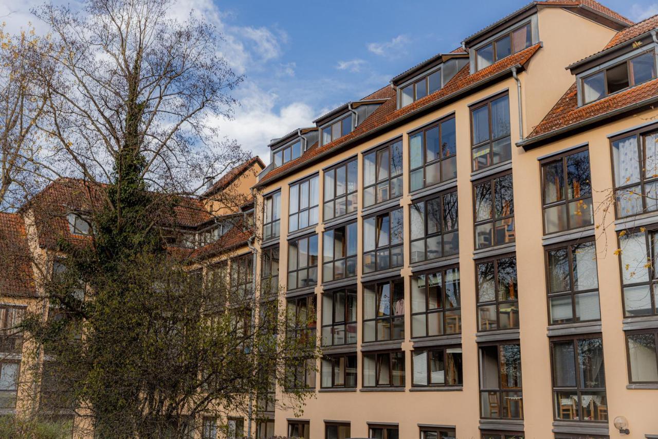 *c4s* City Queensize Bett 2 Personen 4k Smart Tv Netflix Wifi Küche Dusche Wc Smart Check In Parkplatz * Passau