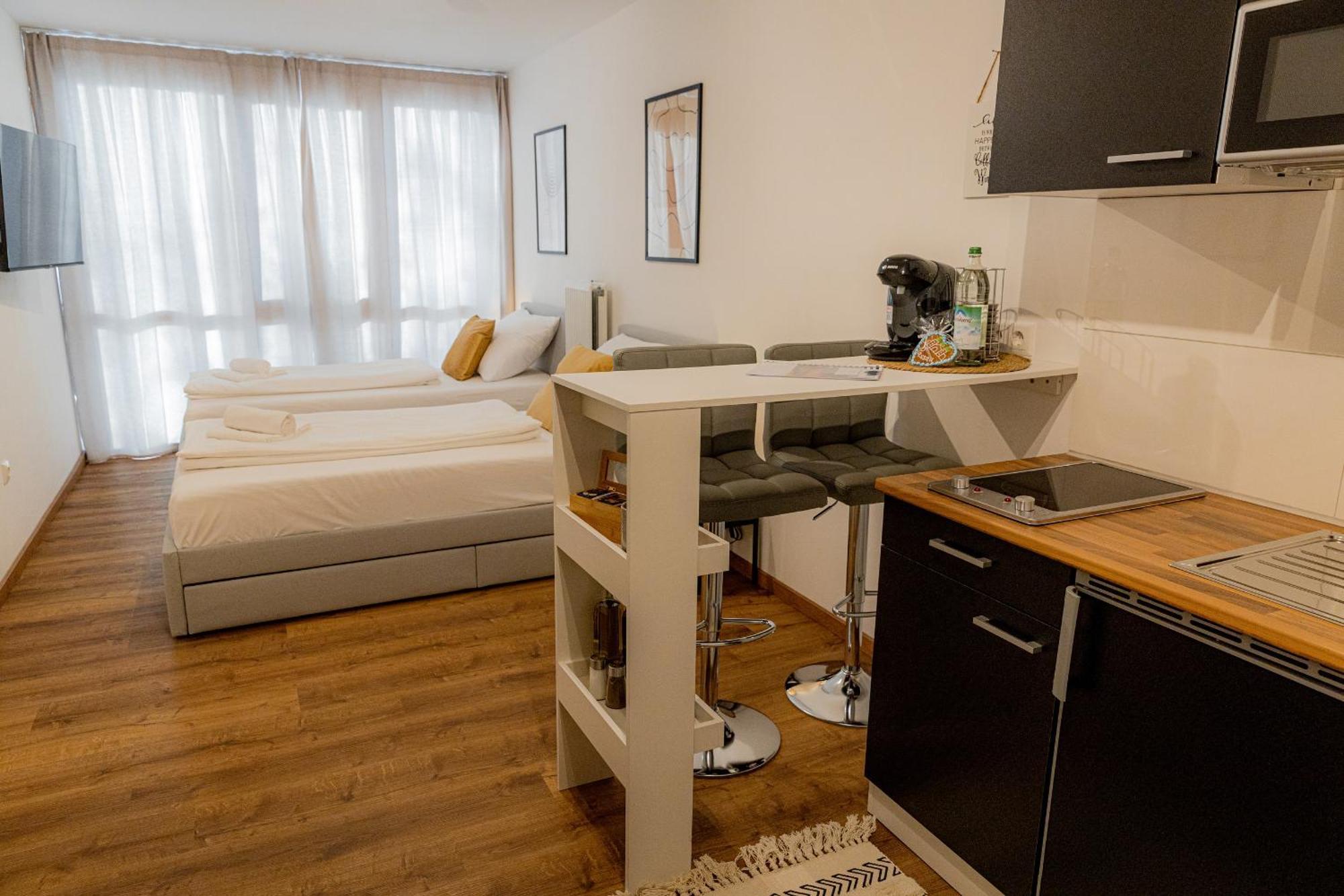 Apartment *c4s* City Queensize Bett 2 Personen 4k Smart Tv Netflix Wifi Küche Dusche Wc Smart Check In Parkplatz