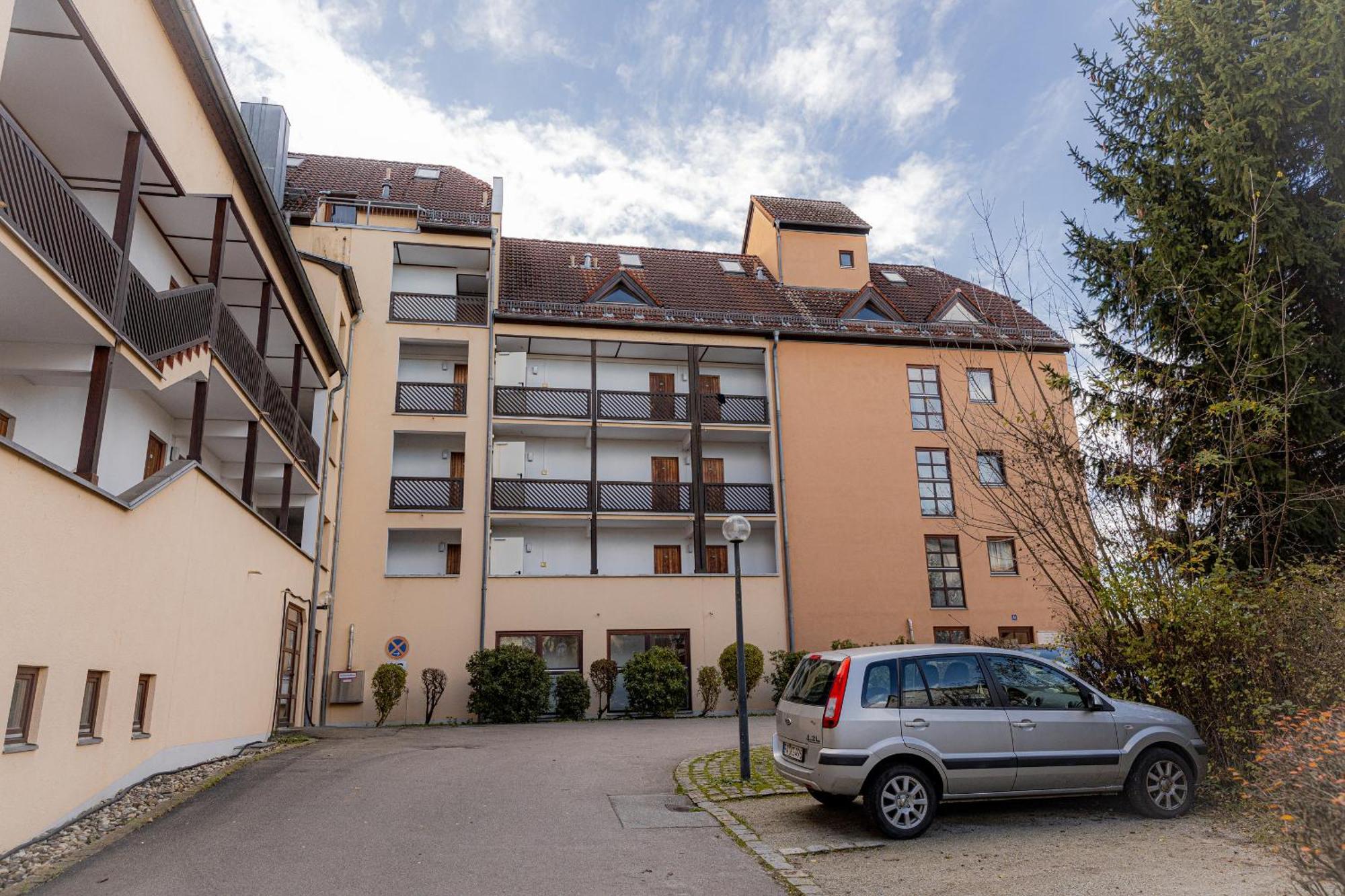 *c4s* City Queensize Bett 2 Personen 4k Smart Tv Netflix Wifi Küche Dusche Wc Smart Check In Parkplatz Apartment *